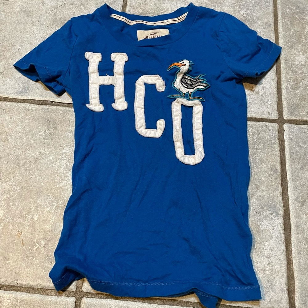 Hollister Graphic Tee